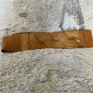 BCBG tan women’s small belt